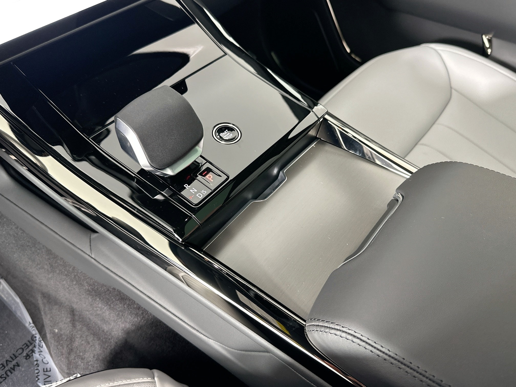 new 2025 Land Rover Range Rover Sport Plug-in Hybrid car, priced at $100,480