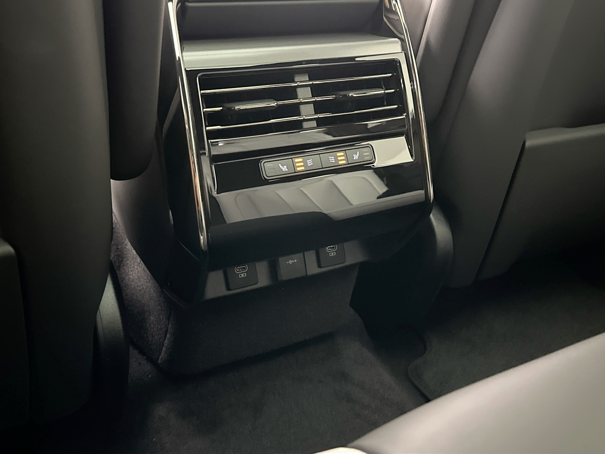 new 2025 Land Rover Range Rover Sport Plug-in Hybrid car, priced at $100,480