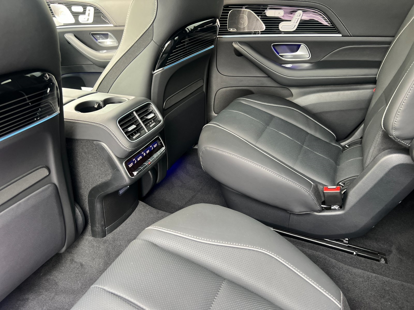 used 2024 Mercedes-Benz GLS car, priced at $92,990
