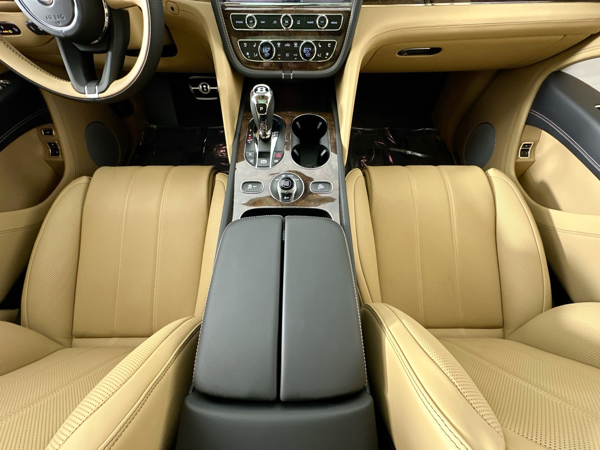 new 2025 Bentley Bentayga EWB car