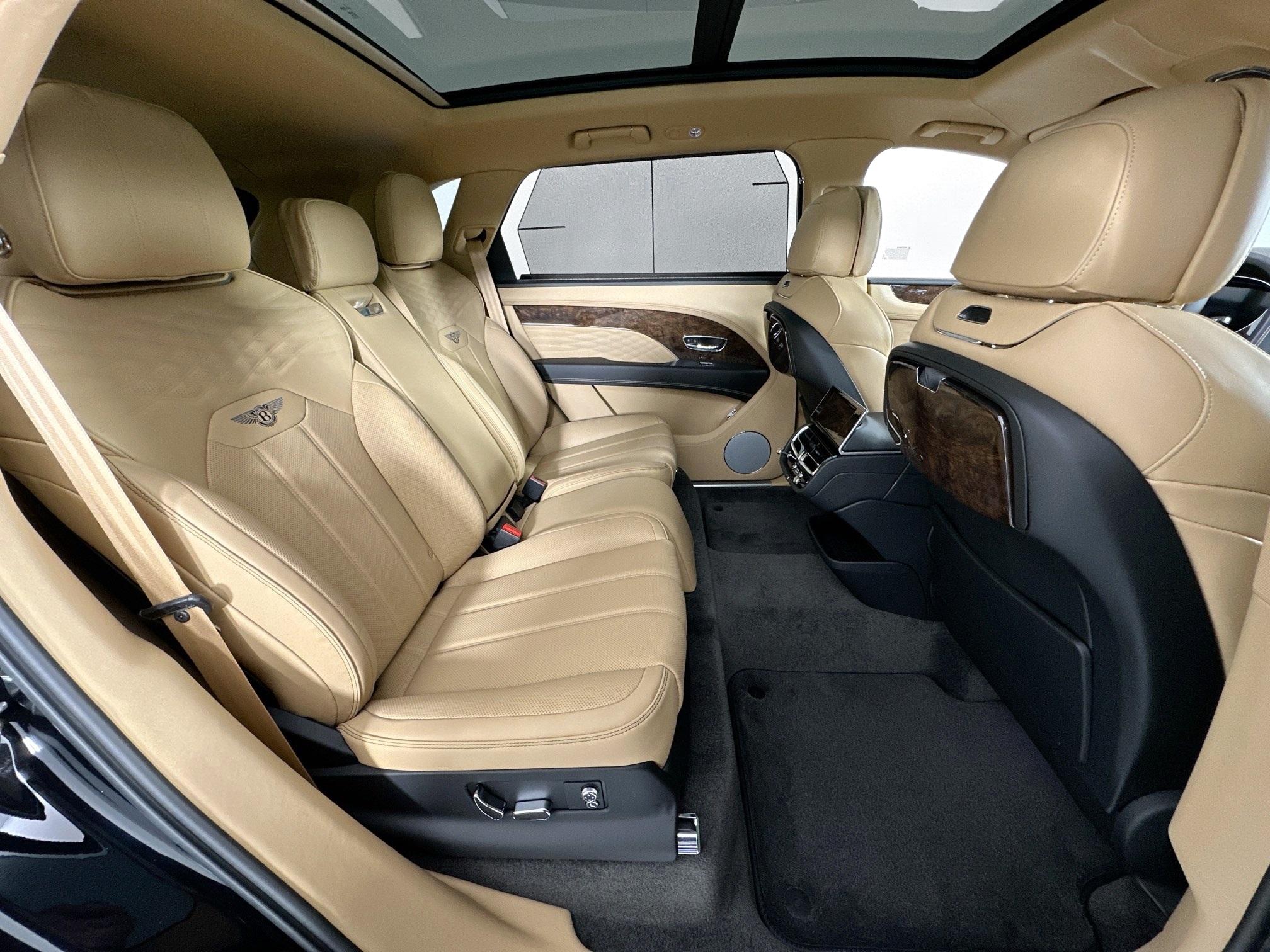 new 2025 Bentley Bentayga EWB car