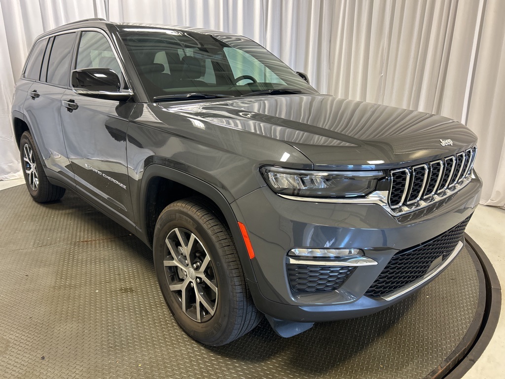 used 2025 Jeep Grand Cherokee car, priced at $43,964