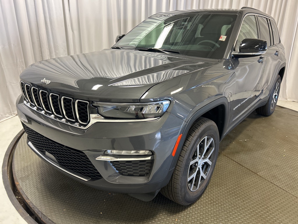 used 2025 Jeep Grand Cherokee car, priced at $43,964