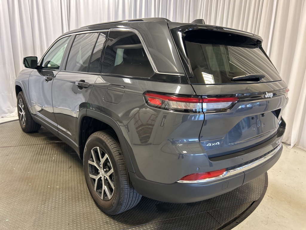 used 2025 Jeep Grand Cherokee car, priced at $43,964