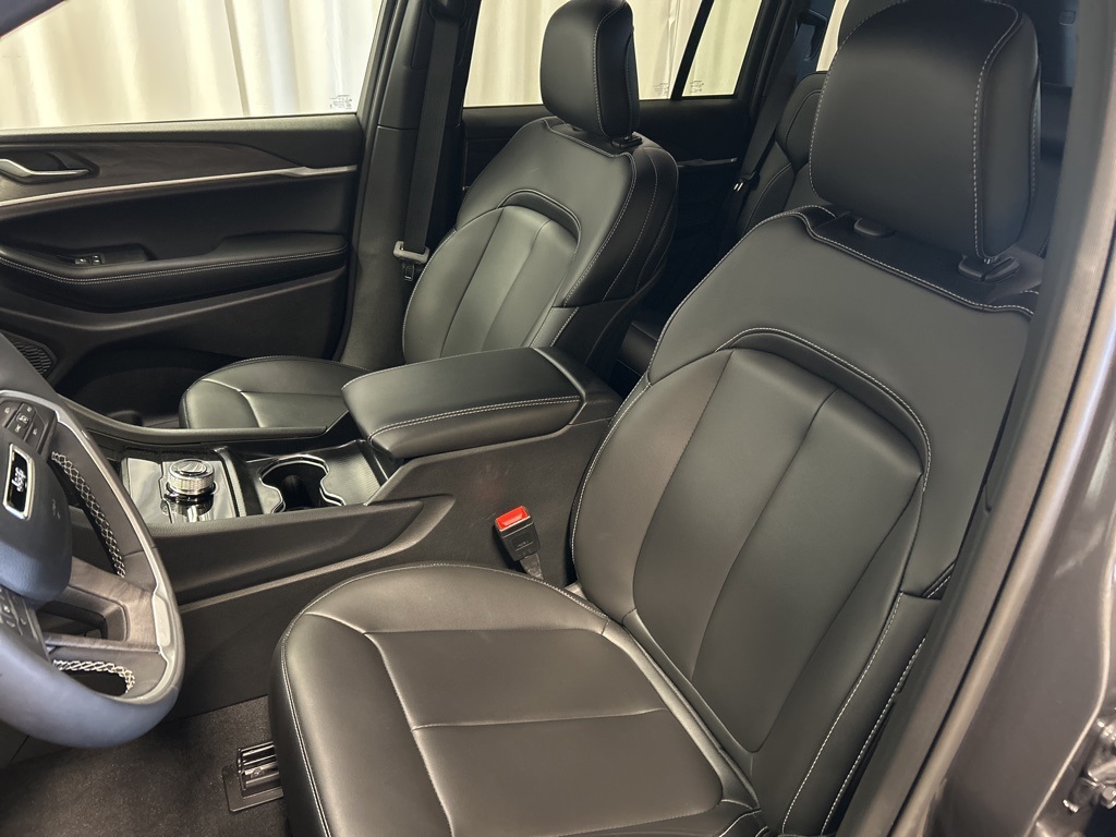 used 2025 Jeep Grand Cherokee car, priced at $43,964