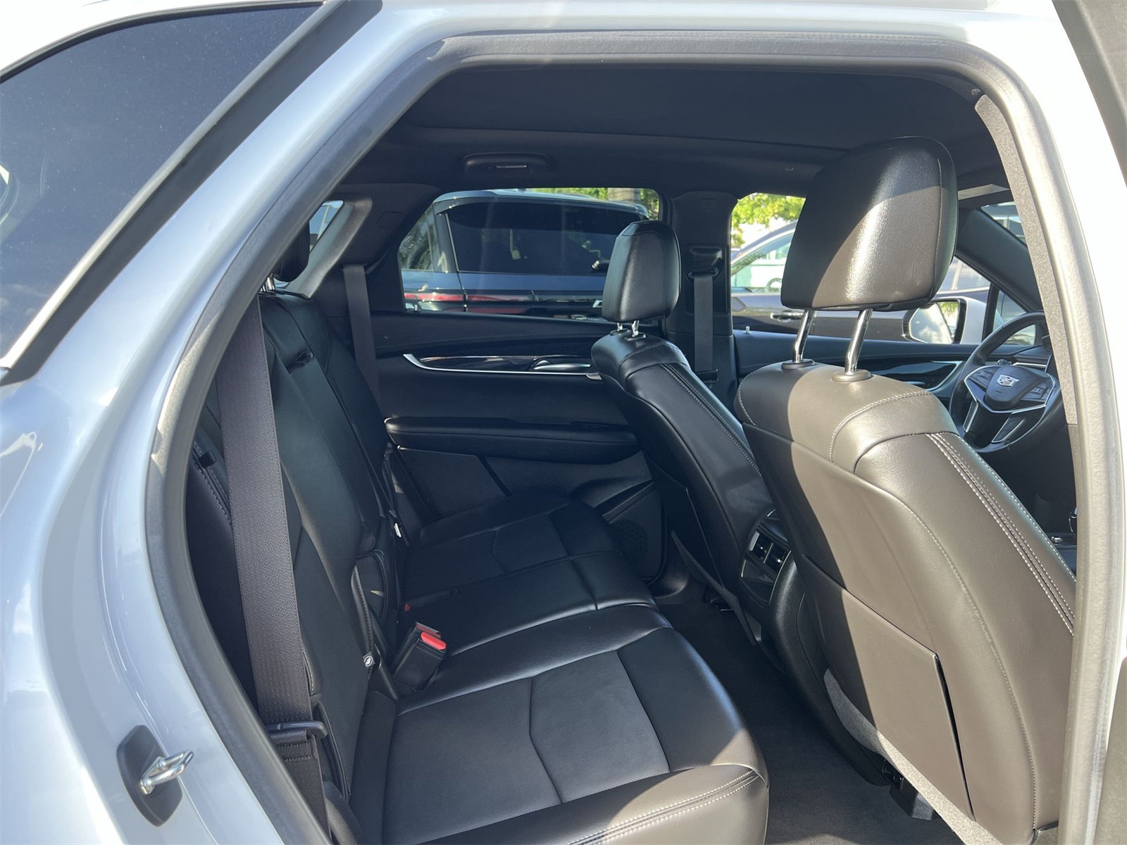 used 2023 Cadillac XT5 car, priced at $38,991