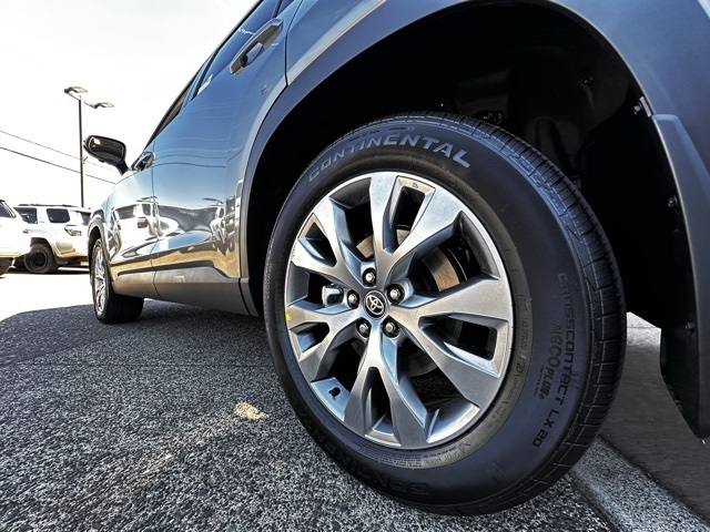 new 2025 Toyota Grand Highlander car