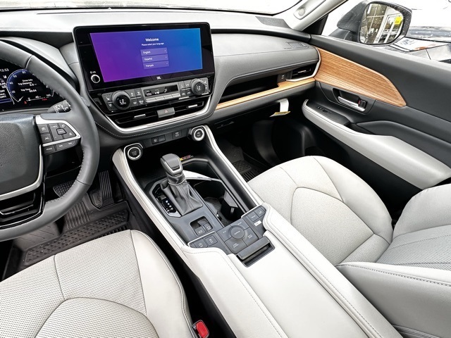 new 2025 Toyota Grand Highlander car