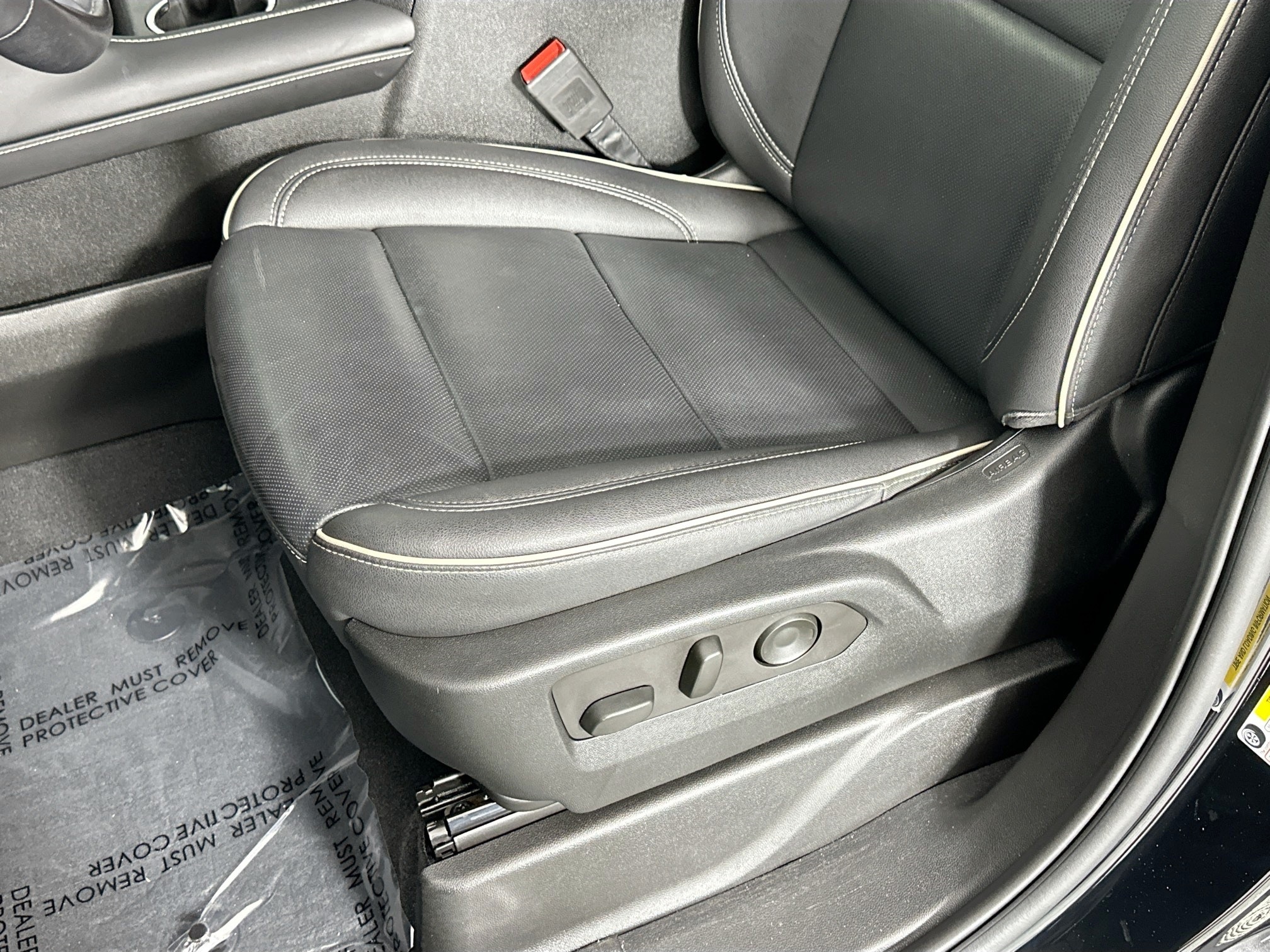 used 2022 GMC Yukon XL car, priced at $56,999