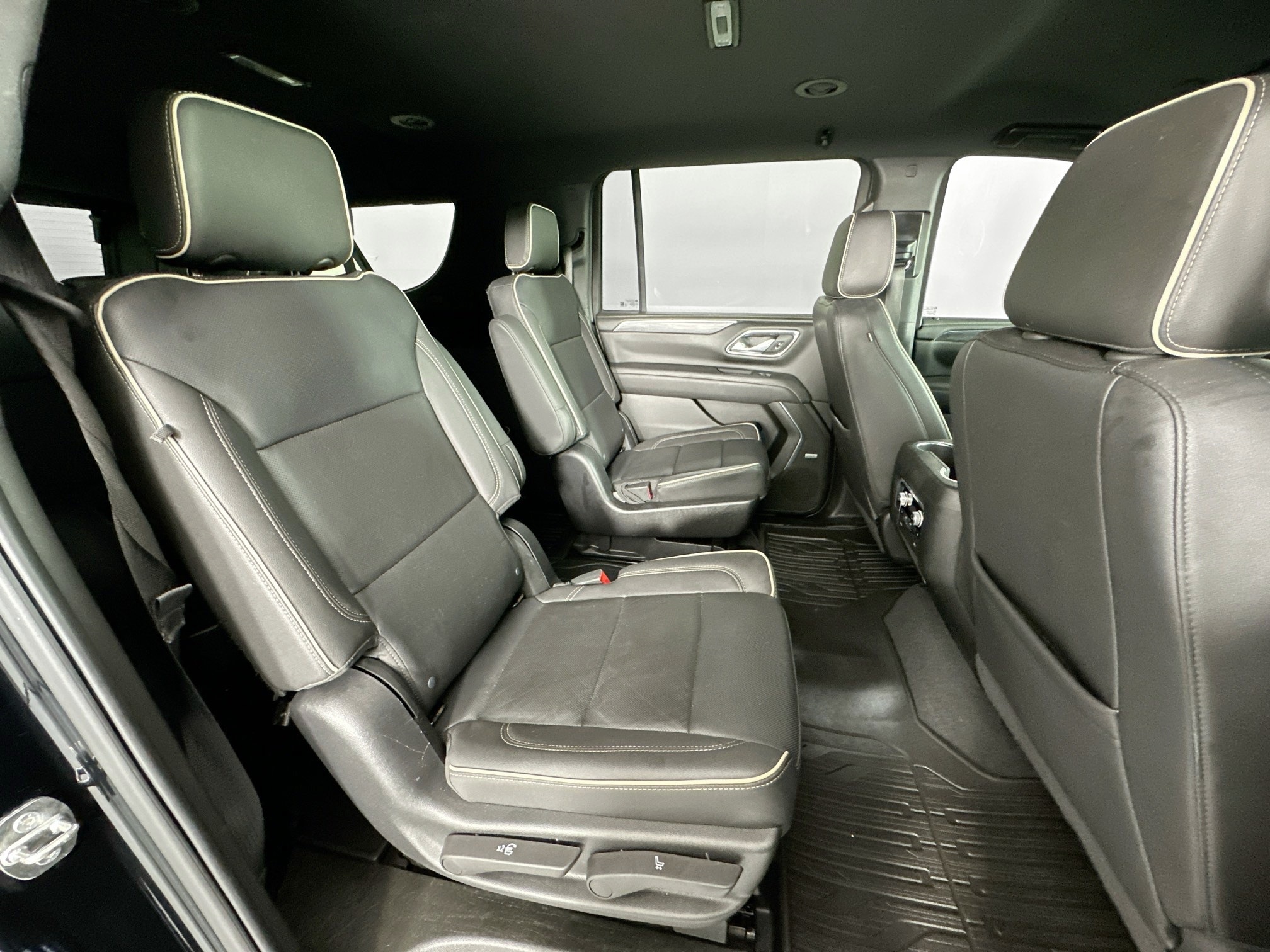 used 2022 GMC Yukon XL car, priced at $56,999