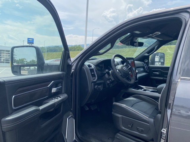 new 2025 Ram 3500 car, priced at $77,678
