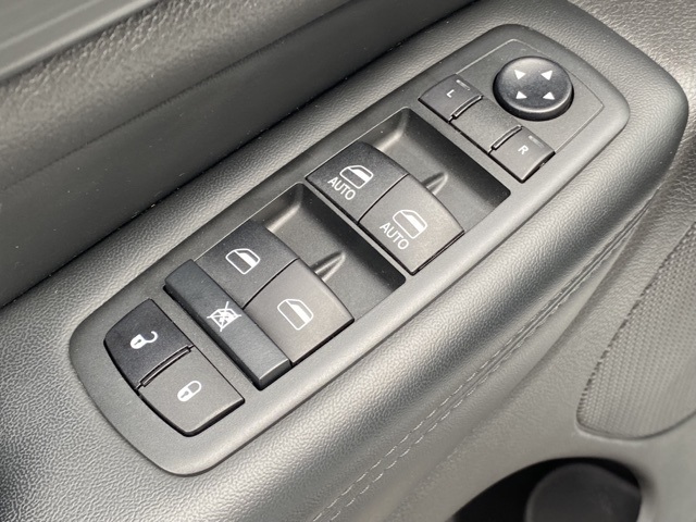 used 2021 Jeep Grand Cherokee car, priced at $25,903