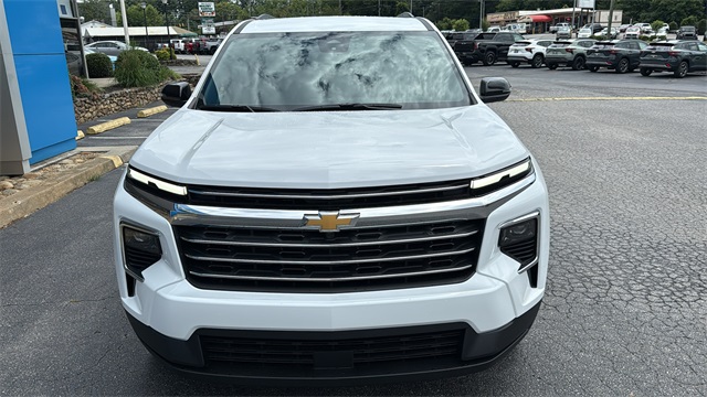 new 2026 Chevrolet Traverse car, priced at $43,695