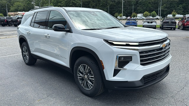 new 2026 Chevrolet Traverse car, priced at $43,695