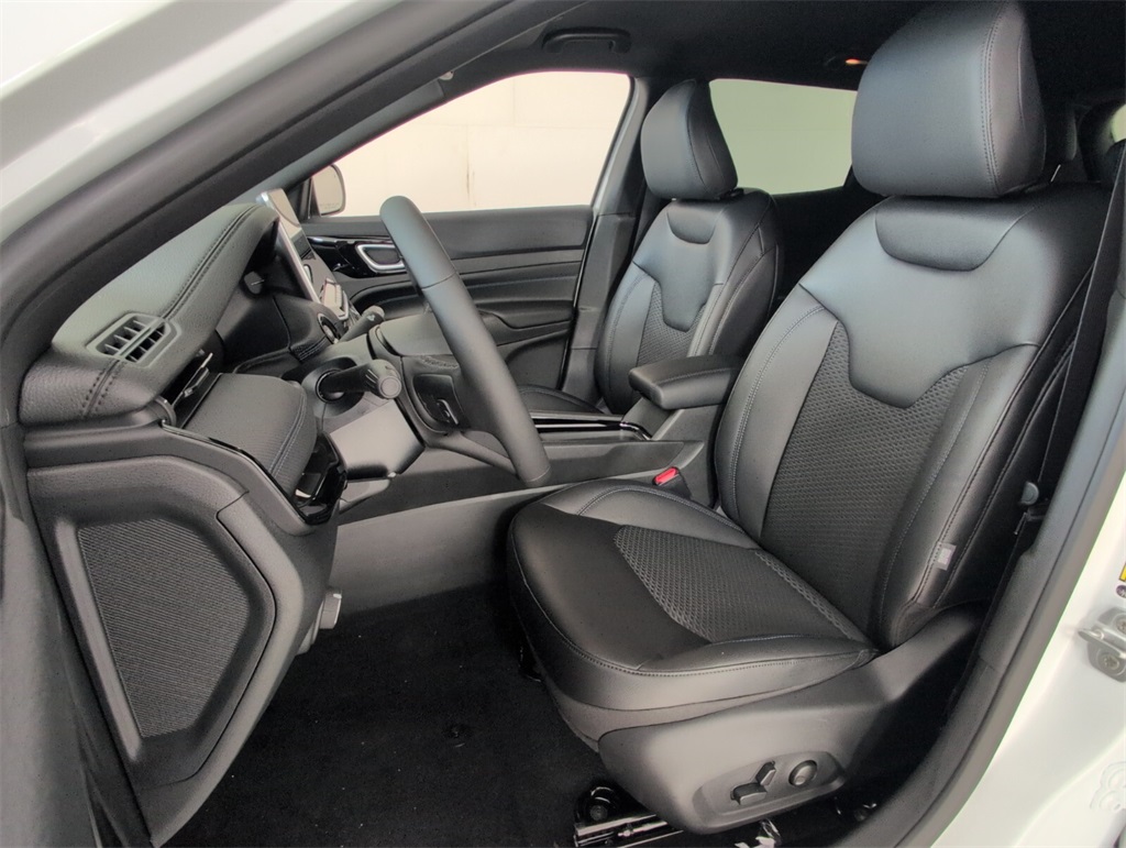 new 2026 Jeep Compass car, priced at $33,990
