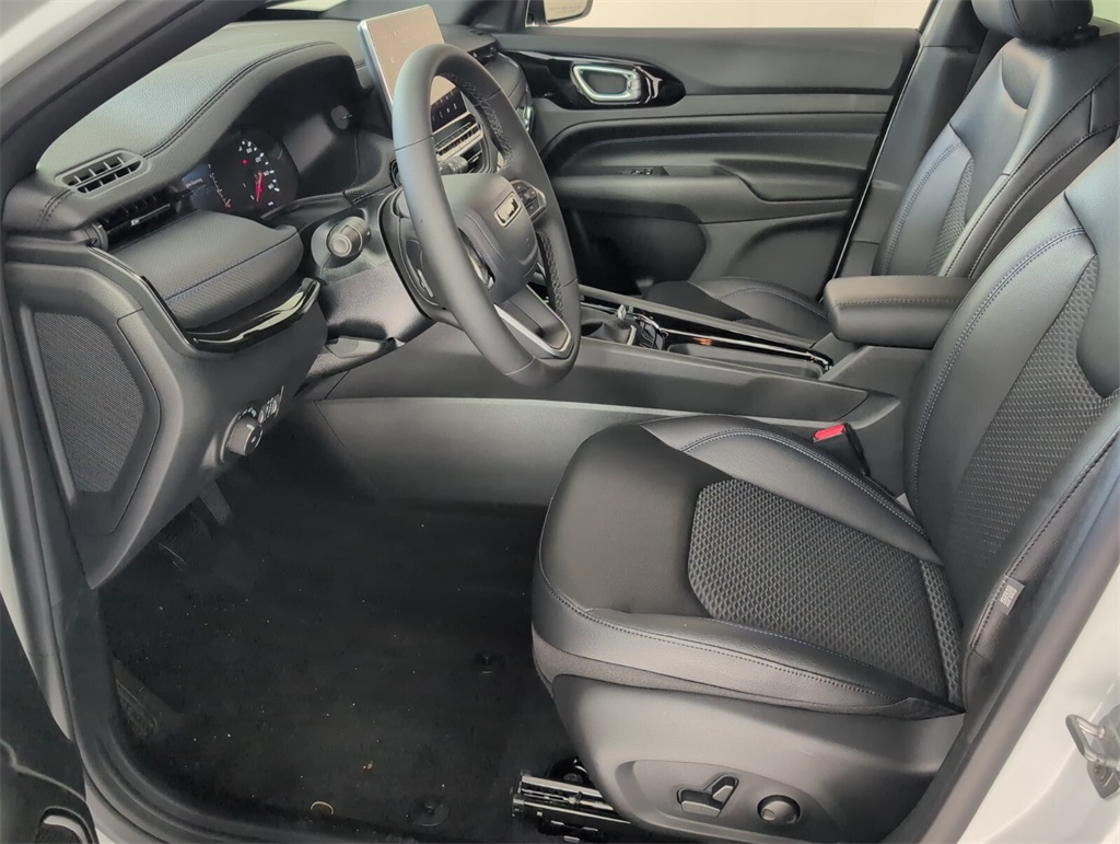new 2026 Jeep Compass car, priced at $33,990