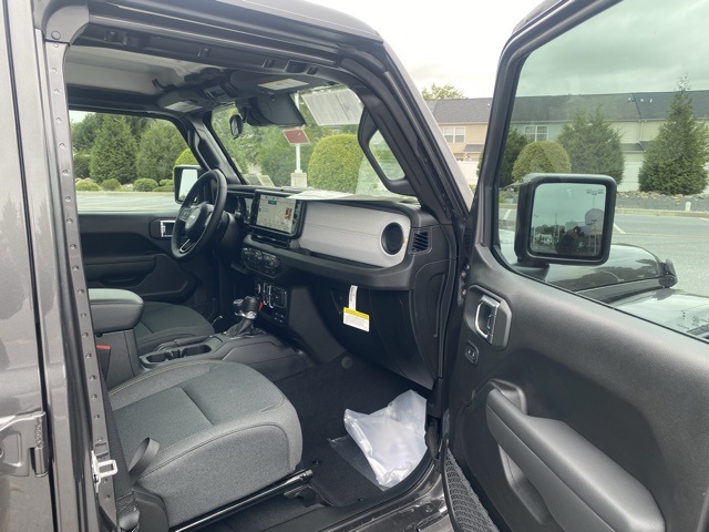 new 2025 Jeep Gladiator car, priced at $40,459