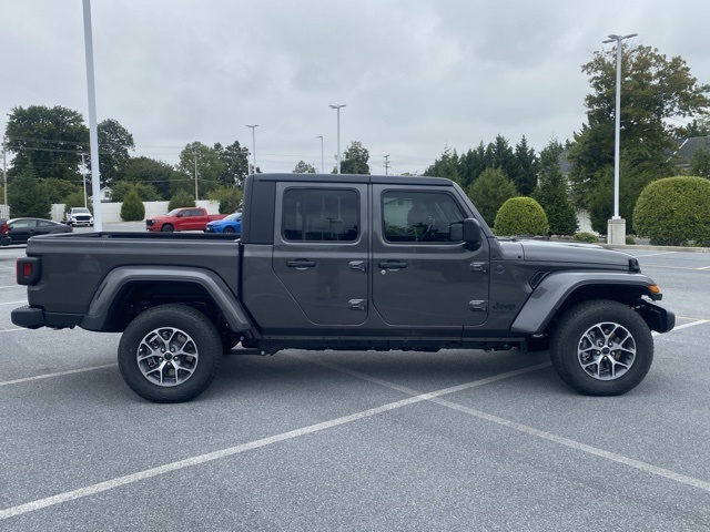 new 2025 Jeep Gladiator car, priced at $40,459