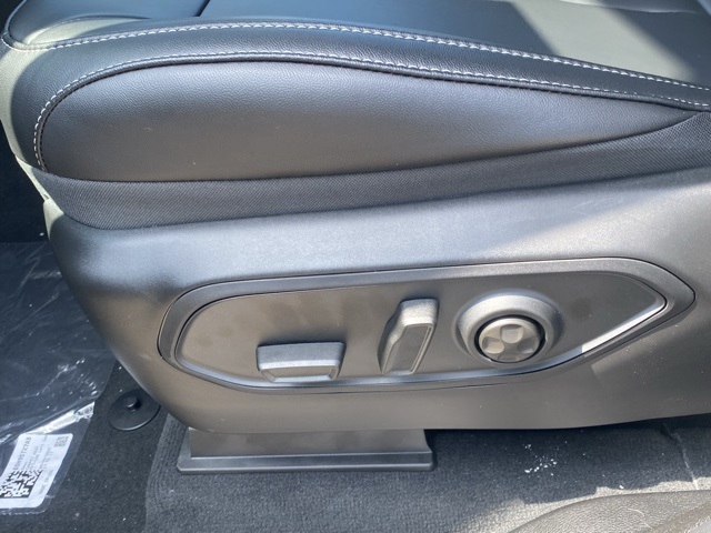 new 2025 Jeep Grand Cherokee L car, priced at $42,879