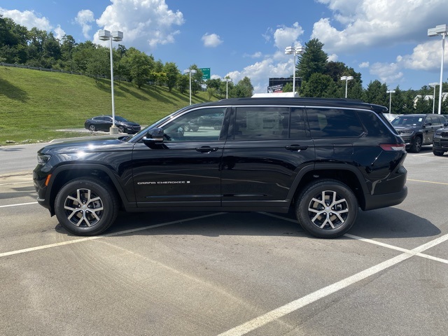 new 2025 Jeep Grand Cherokee L car, priced at $42,879