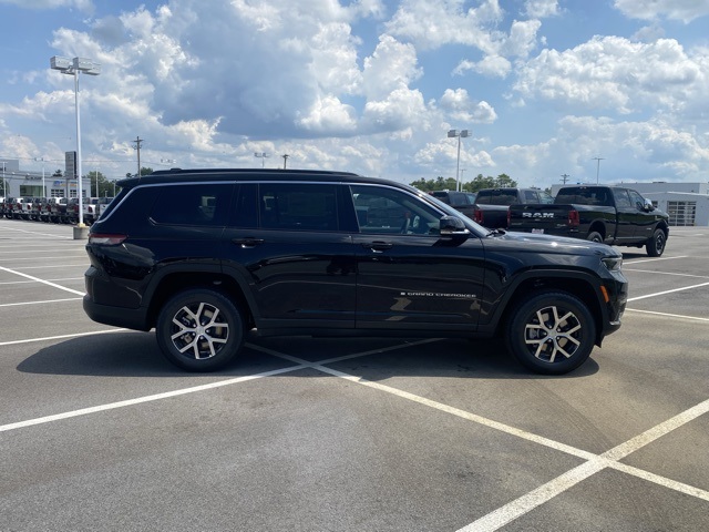 new 2025 Jeep Grand Cherokee L car, priced at $42,879