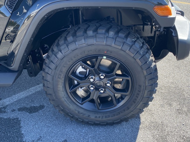 new 2025 Jeep Gladiator car, priced at $40,570