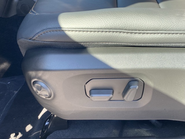 new 2025 Jeep Gladiator car, priced at $40,570