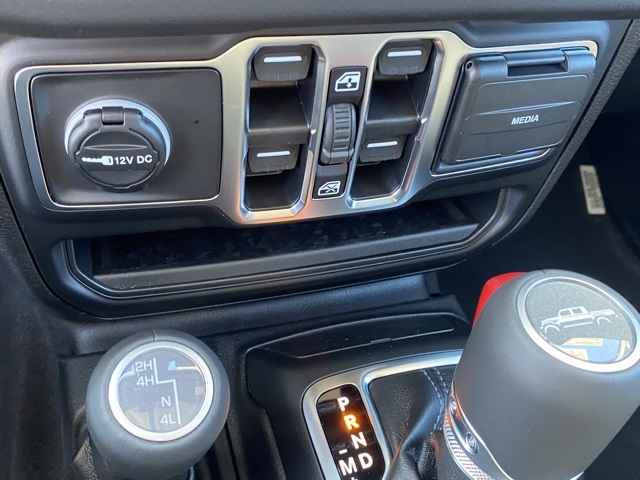 new 2025 Jeep Gladiator car, priced at $40,570