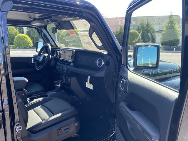 new 2025 Jeep Gladiator car, priced at $40,570