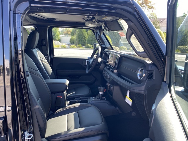 new 2025 Jeep Gladiator car, priced at $40,570
