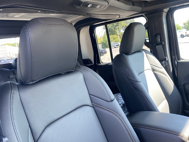 new 2025 Jeep Gladiator car, priced at $40,570