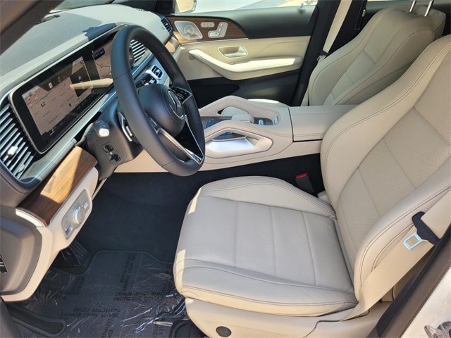 new 2025 Mercedes-Benz GLS car, priced at $91,775