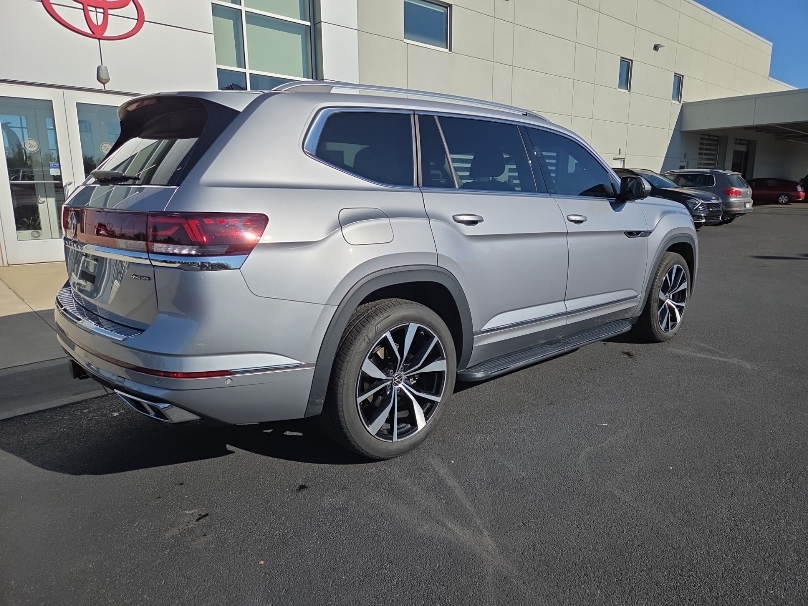 used 2024 Volkswagen Atlas car, priced at $42,440
