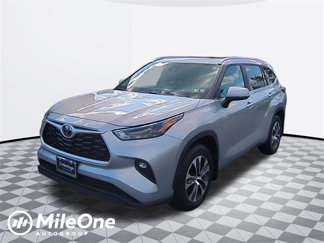 used 2024 Toyota Highlander car, priced at $39,911
