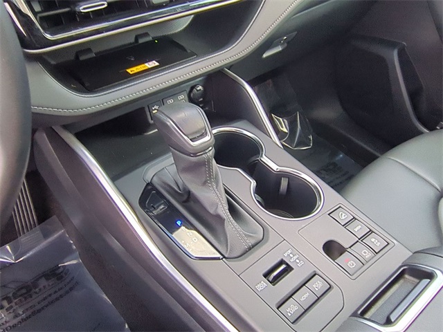 used 2024 Toyota Highlander car, priced at $39,911