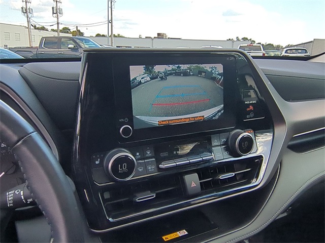used 2024 Toyota Highlander car, priced at $39,911