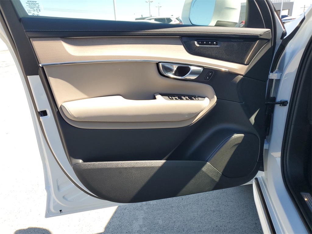 new 2026 Volvo XC90 car, priced at $72,575