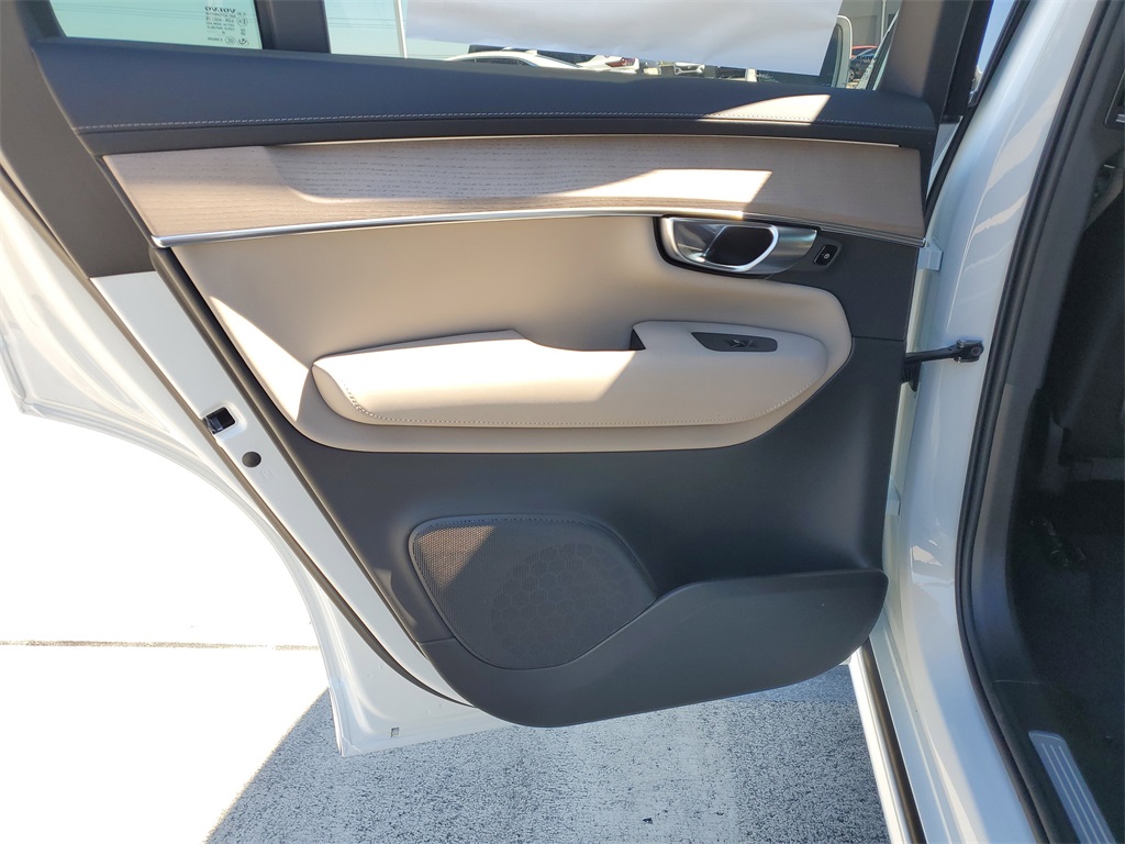 new 2026 Volvo XC90 car, priced at $72,575