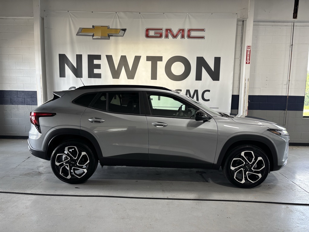 new 2025 Chevrolet Trax car, priced at $26,685