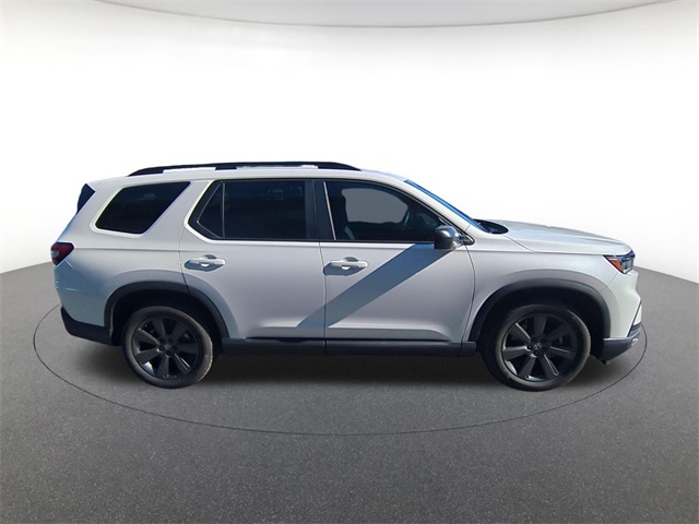used 2025 Honda Pilot car, priced at $40,911