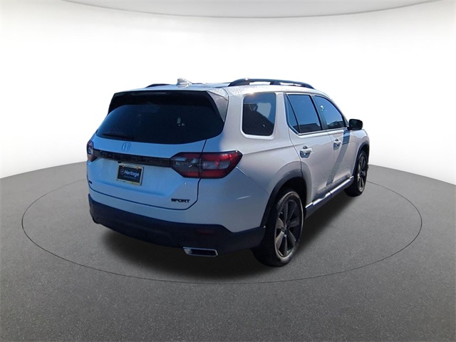 used 2025 Honda Pilot car, priced at $40,911