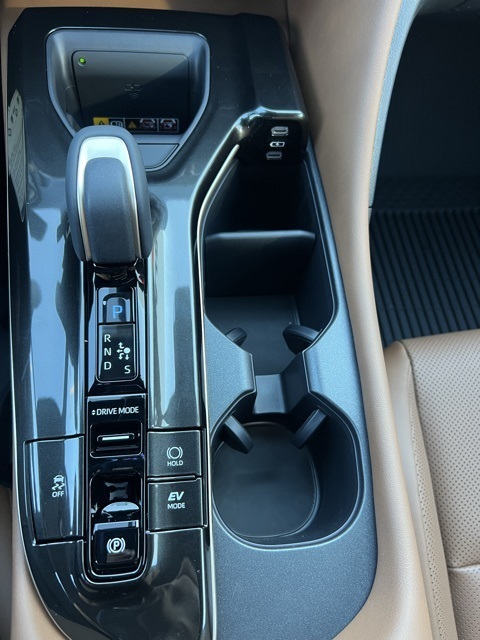 new 2025 Toyota Crown Signia car