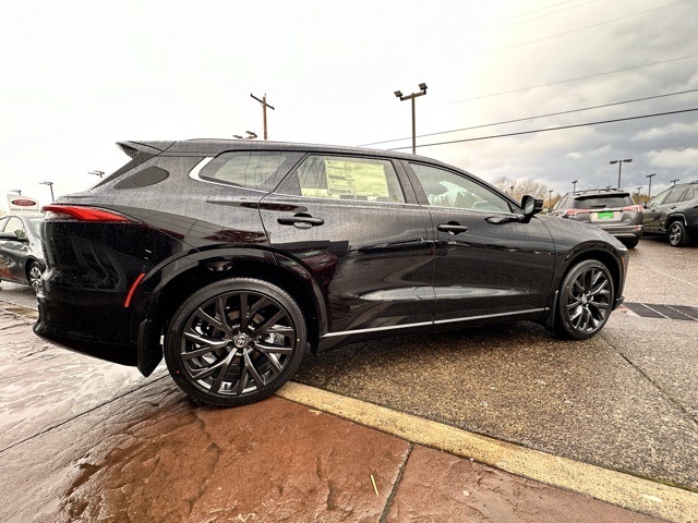 new 2025 Toyota Crown Signia car