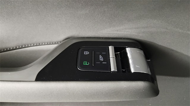 new 2025 Volvo EX90 car, priced at $97,470