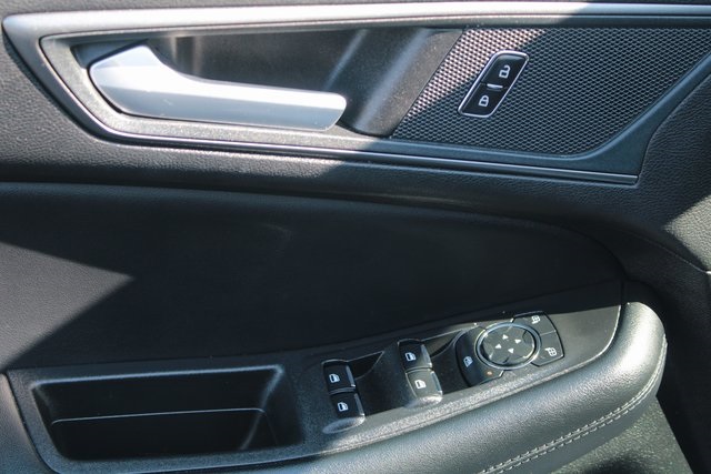 used 2024 Ford Edge car, priced at $26,305