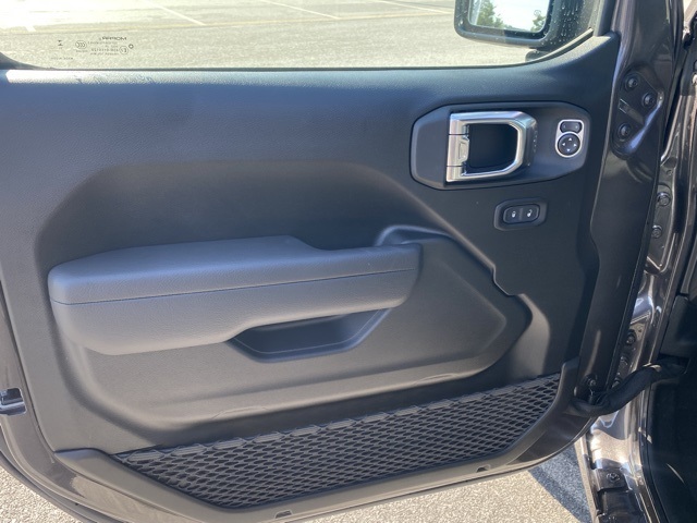 new 2025 Jeep Wrangler car, priced at $41,010