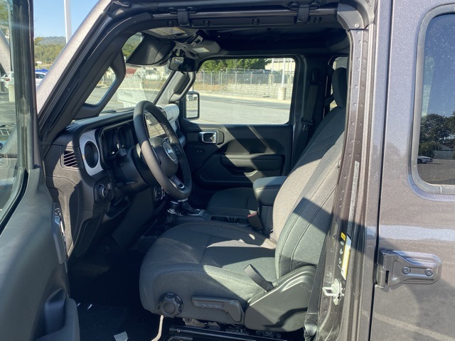 new 2025 Jeep Wrangler car, priced at $41,010
