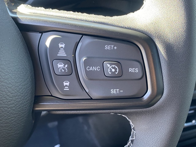 new 2025 Jeep Wrangler car, priced at $41,010