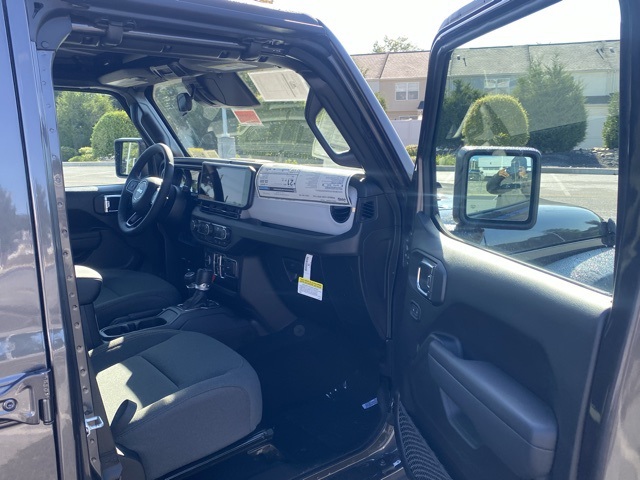 new 2025 Jeep Wrangler car, priced at $41,010