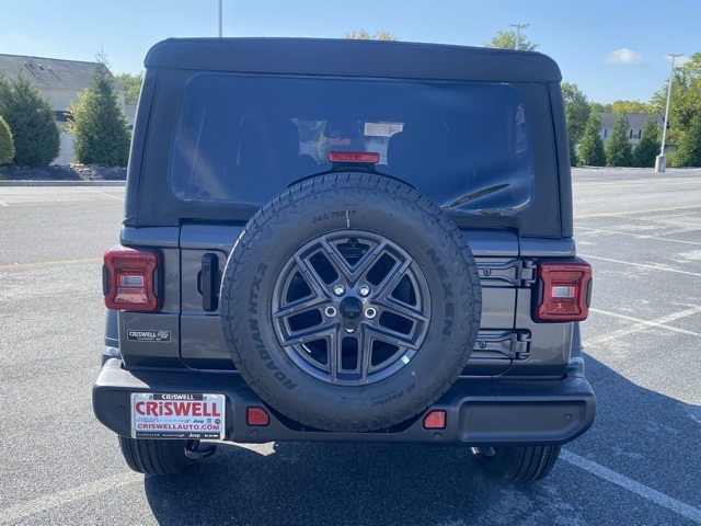 new 2025 Jeep Wrangler car, priced at $41,010